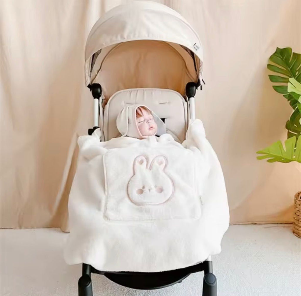 Flauschige Kinderwagen-Decke mit Fleece & Bärendesign
