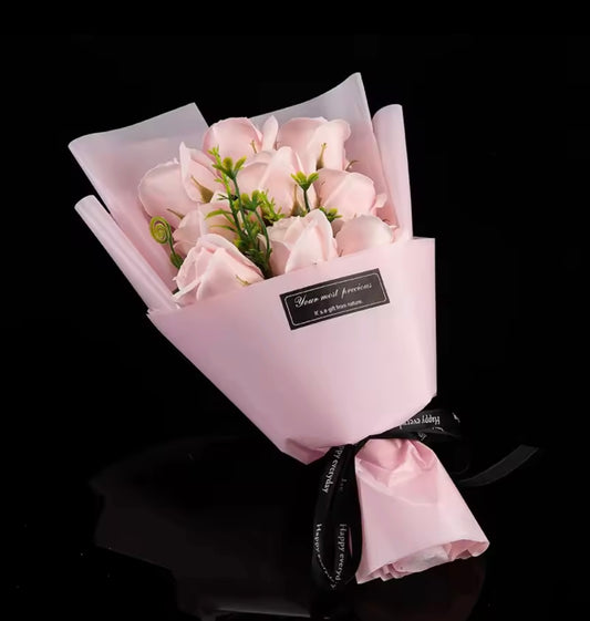 Romantischer Seifen-Rosenstrauß (9 Rosen) – Ewige Blumen