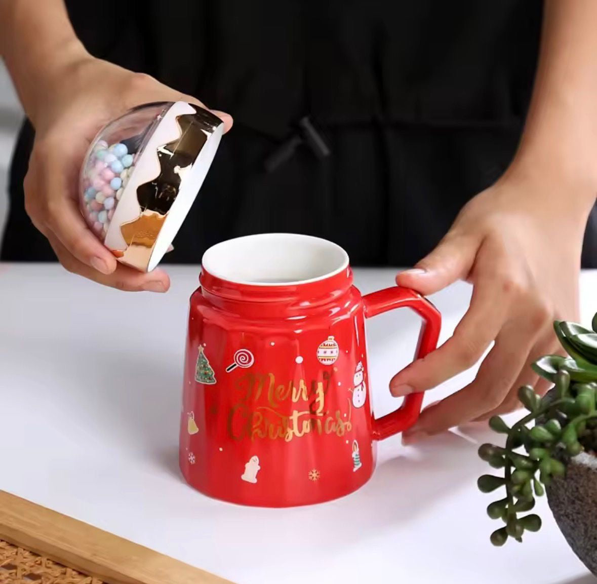 🎄 Weihnachtsbecher – Keramik mit Deckel